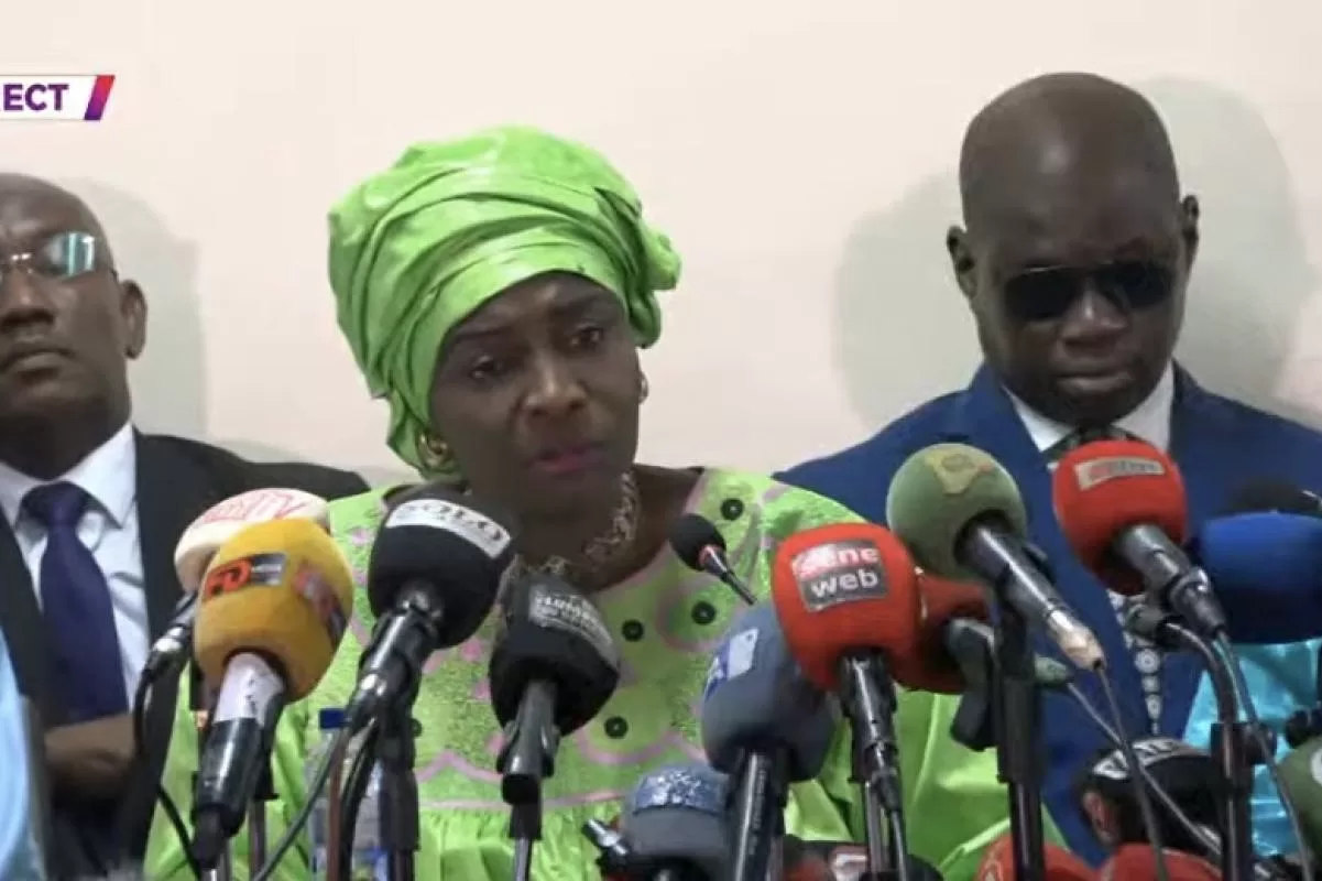 LFR 2026 : Aminata Touré accuse les députés de Pastef de revirement politique et alerte sur les risques de blocage économique